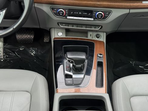 Used 2021 Audi Q5 Premium Plus image 22