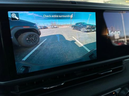 Used 2025 Jeep Gladiator Willys image 27