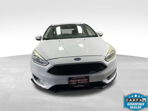 Used 2015 Ford Focus SE FWD image 2