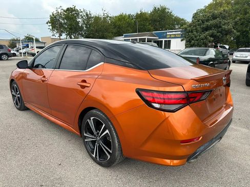 Used 2021 Nissan Sentra SR w/ SR Premium Package image 2