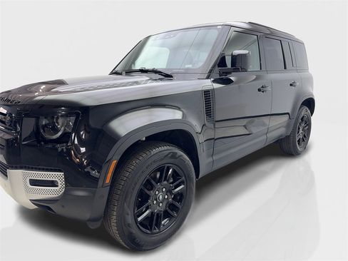 Used 2025 Land Rover Defender 110 S image 11