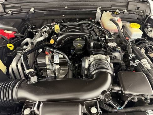 Used 2022 Jeep Wrangler Sport AWD/4WD image 30