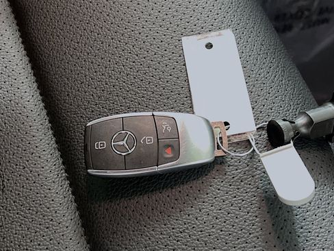 Used 2025 Mercedes-Benz GLE 350 4MATIC image 36