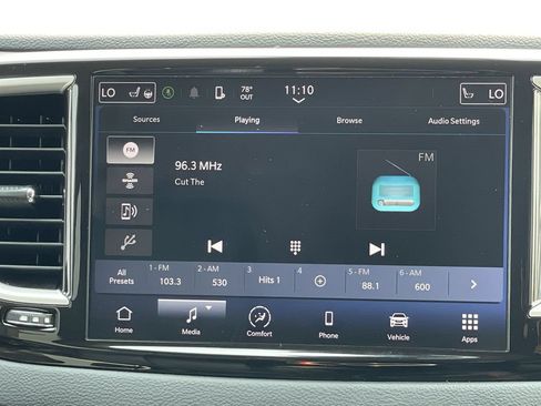 Used 2023 Chrysler Pacifica Touring-L FWD image 34