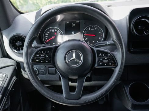 Used 2024 Mercedes-Benz Sprinter 2500 w/ Acoustic Package image 24