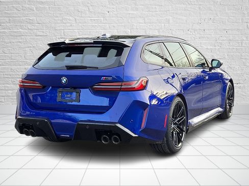 New 2026 BMW M5 Touring image 4