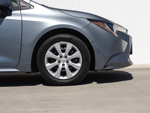 Used 2020 Toyota Corolla LE w/ Carpet Mat Package (TMS) FWD image 11