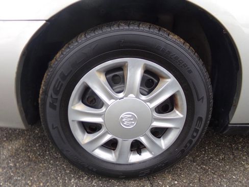 Used 2008 Buick LaCrosse CX image 11