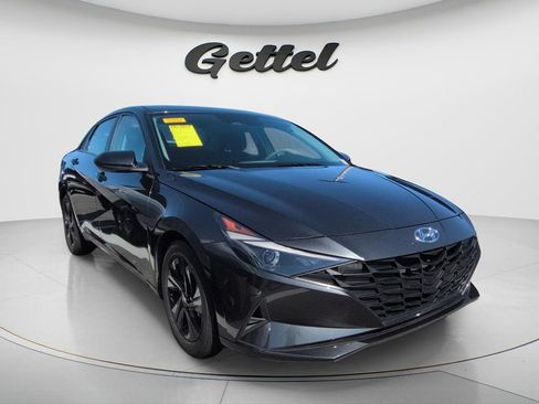 Used 2022 Hyundai Elantra SEL FWD image 2