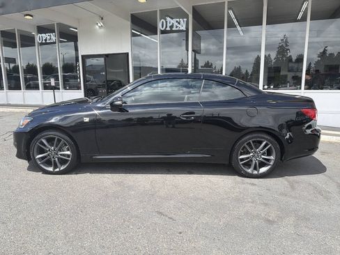 Used 2013 Lexus IS 250C RWD image 3
