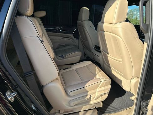 Used 2021 Cadillac Escalade Premium Luxury image 22