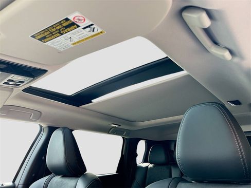 New 2025 Mitsubishi Outlander SE image 22