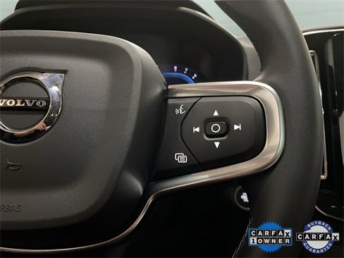 Used 2025 Volvo XC40 B5 Plus image 39