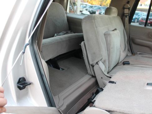 Used 1998 Ford Expedition XLT image 32