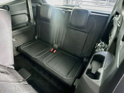 Used 2023 Volkswagen Tiguan SE R-Line FWD image 30