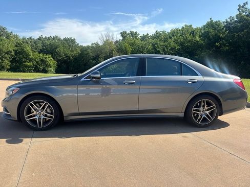 Used 2017 Mercedes-Benz S 550 4MATIC Sedan image 2