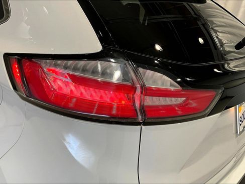 Used 2021 Ford Edge SEL AWD/4WD image 23