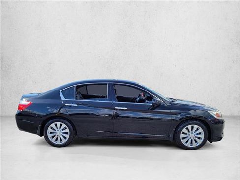 Used 2013 Honda Accord Touring image 4