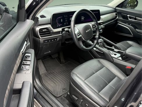 Used 2024 Kia Telluride EX FWD image 17