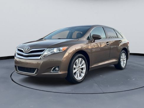 Used 2013 Toyota Venza XLE image 3