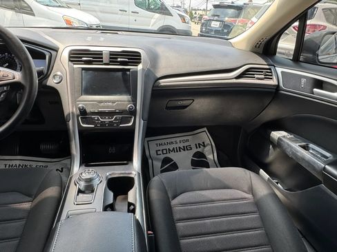 Used 2020 Ford Fusion SE FWD image 40