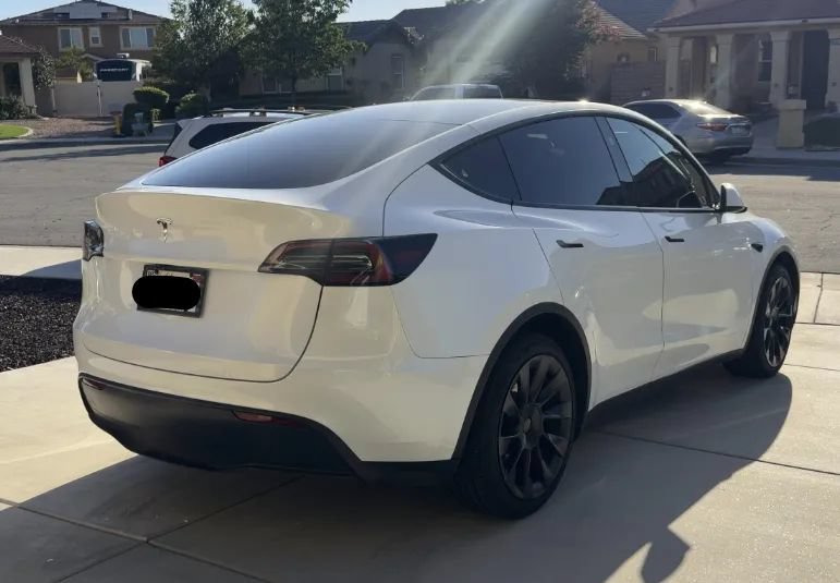 Used 2025 Tesla Model Y Long Range RWD image 5