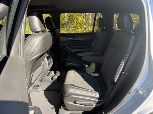 New 2025 Jeep Grand Cherokee L Altitude image 15