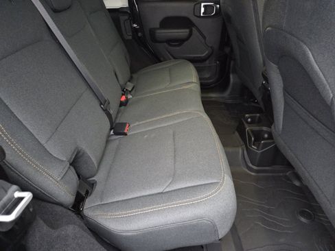 Used 2025 Jeep Wrangler Unlimited Sport image 19