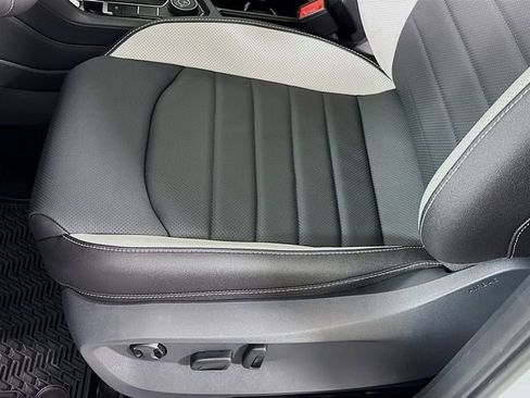 New 2026 Volkswagen Taos SEL AWD/4WD image 20
