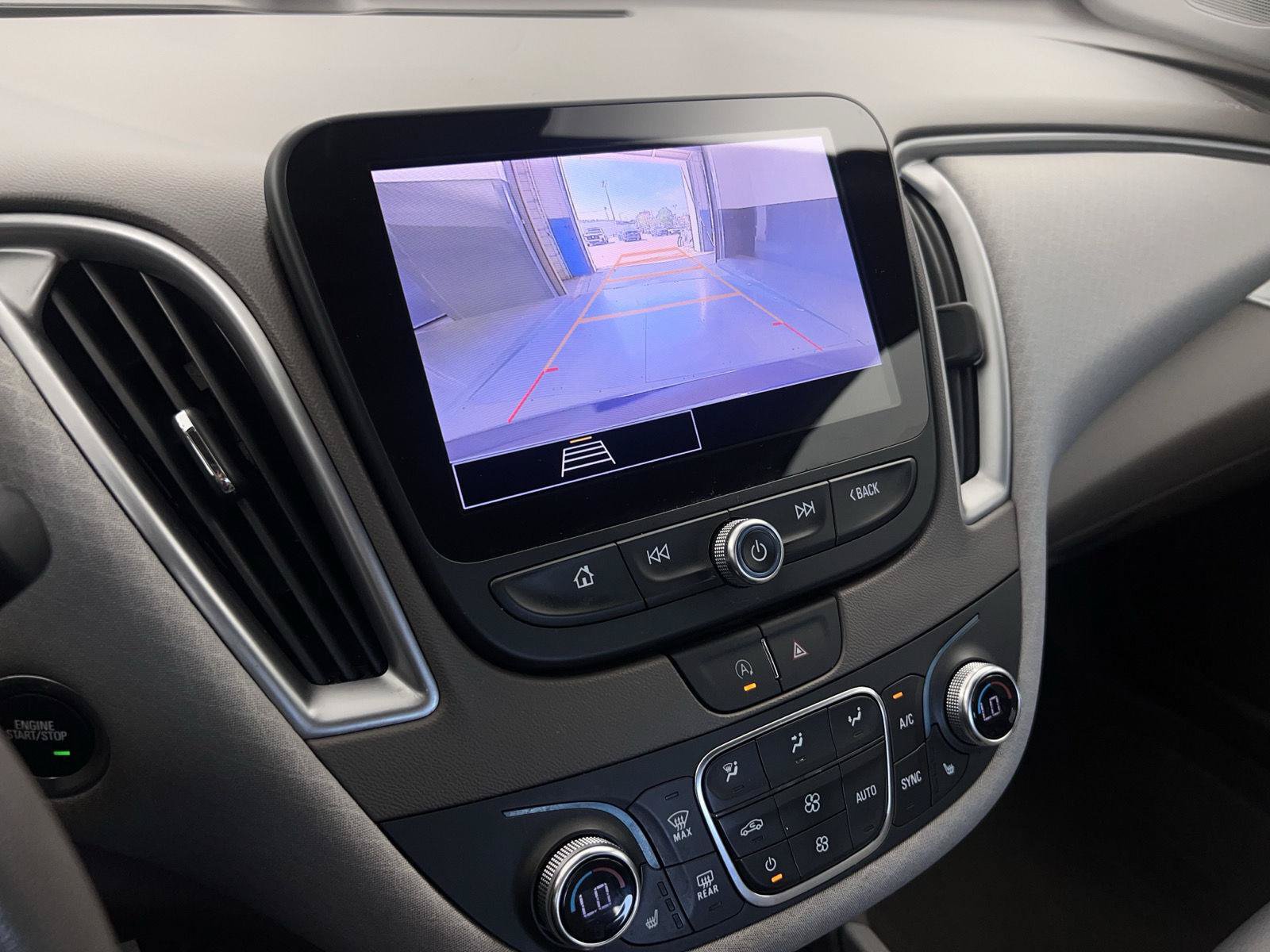 Used 2025 Chevrolet Malibu LT FWD image 3