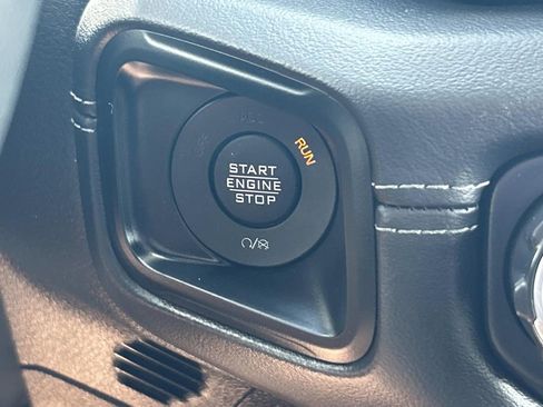 Used 2025 Jeep Wrangler Unlimited Sahara AWD/4WD image 27