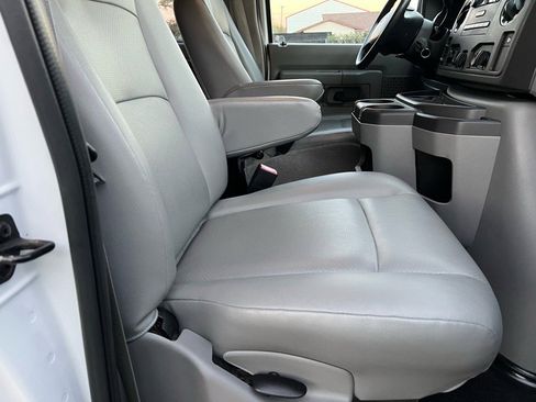 Used 2014 Ford E-350 and Econoline 350 XL image 11