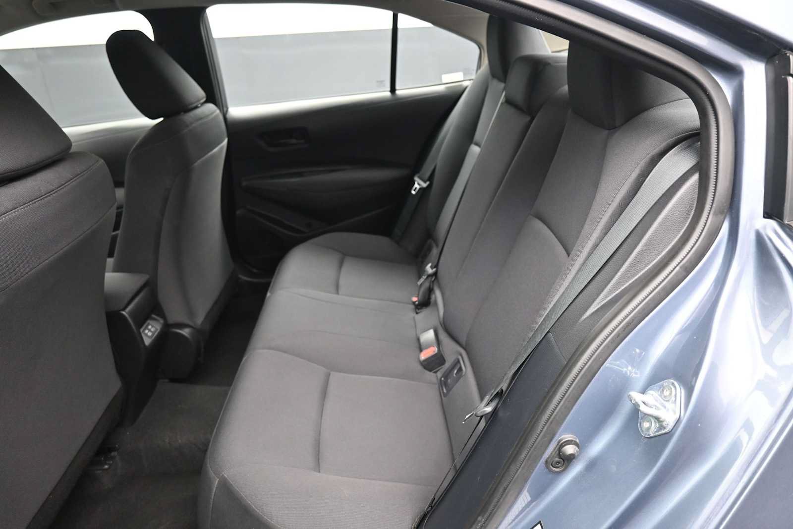 Used 2025 Toyota Corolla LE FWD image 19