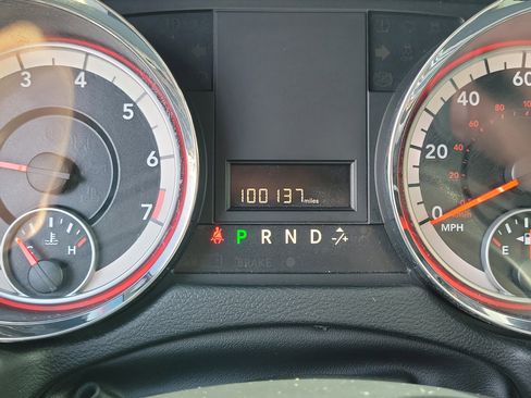 Used 2015 Dodge Grand Caravan SXT w/ Blacktop Package image 25