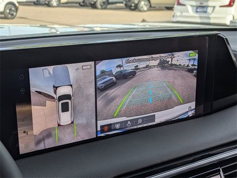 Used 2025 Nissan Armada SL image 27