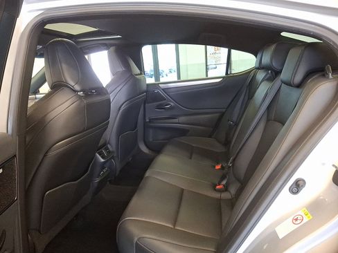 Used 2019 Lexus ES 350 F Sport image 10