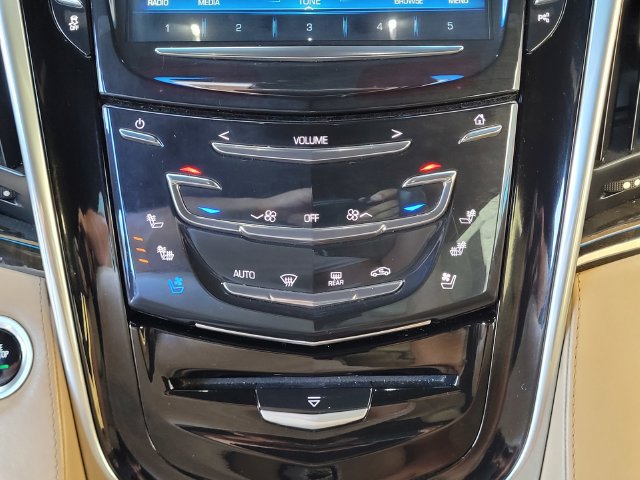 Used 2019 Cadillac Escalade Platinum AWD/4WD image 25