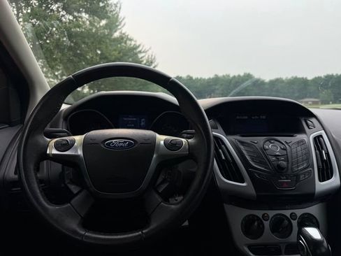Used 2012 Ford Focus SE FWD image 9