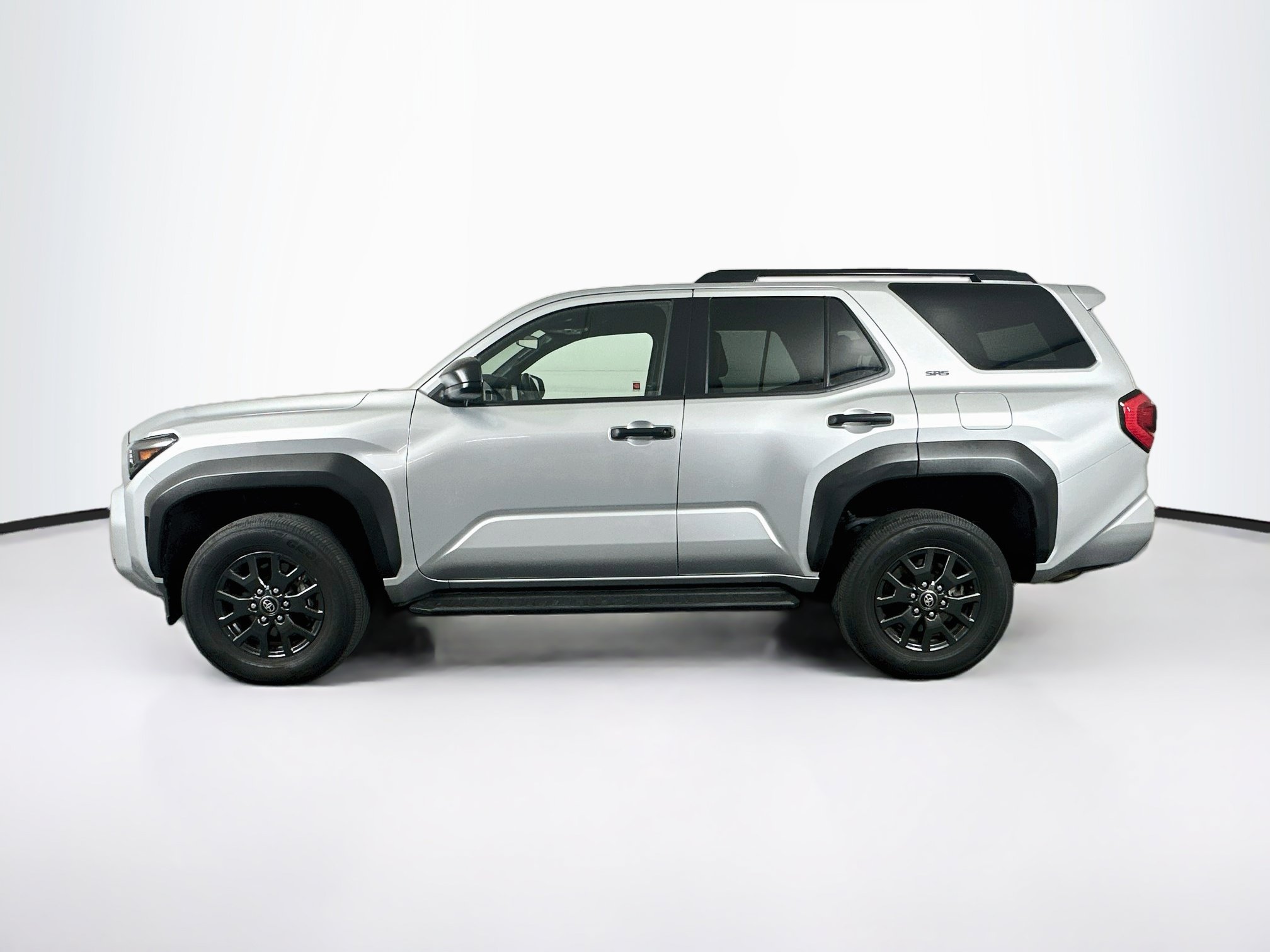 Used 2025 Toyota 4Runner SR5 AWD/4WD image 4