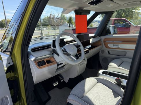 New 2025 Volkswagen ID. Buzz 1st Edition image 10