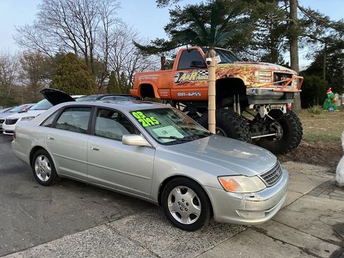 Used 2003 Toyota Avalon XLS image 2