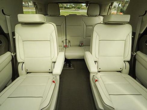 Used 2024 GMC Yukon Denali w/ Denali Reserve Package image 27