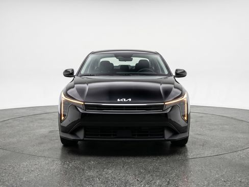 Used 2025 Kia K4 FWD image 2