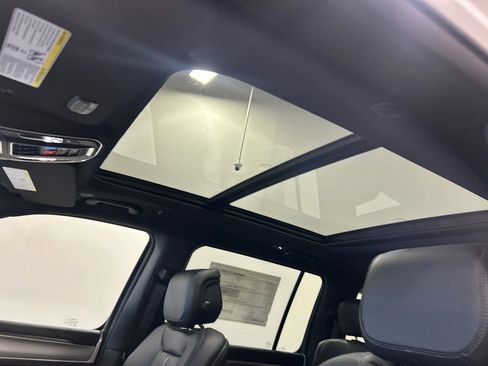 New 2026 Jeep Grand Wagoneer Limited w/ Premium Group II image 27