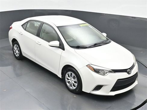 Used 2015 Toyota Corolla LE image 35