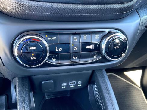 Used 2023 Chevrolet TrailBlazer LT w/ Sun and Liftgate Package image 33