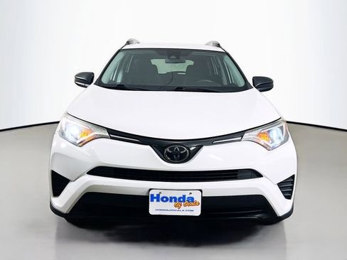 Used 2018 Toyota RAV4 LE image 2