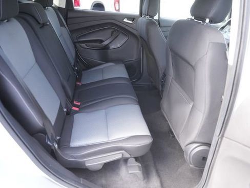 Used 2019 Ford Escape SE image 15