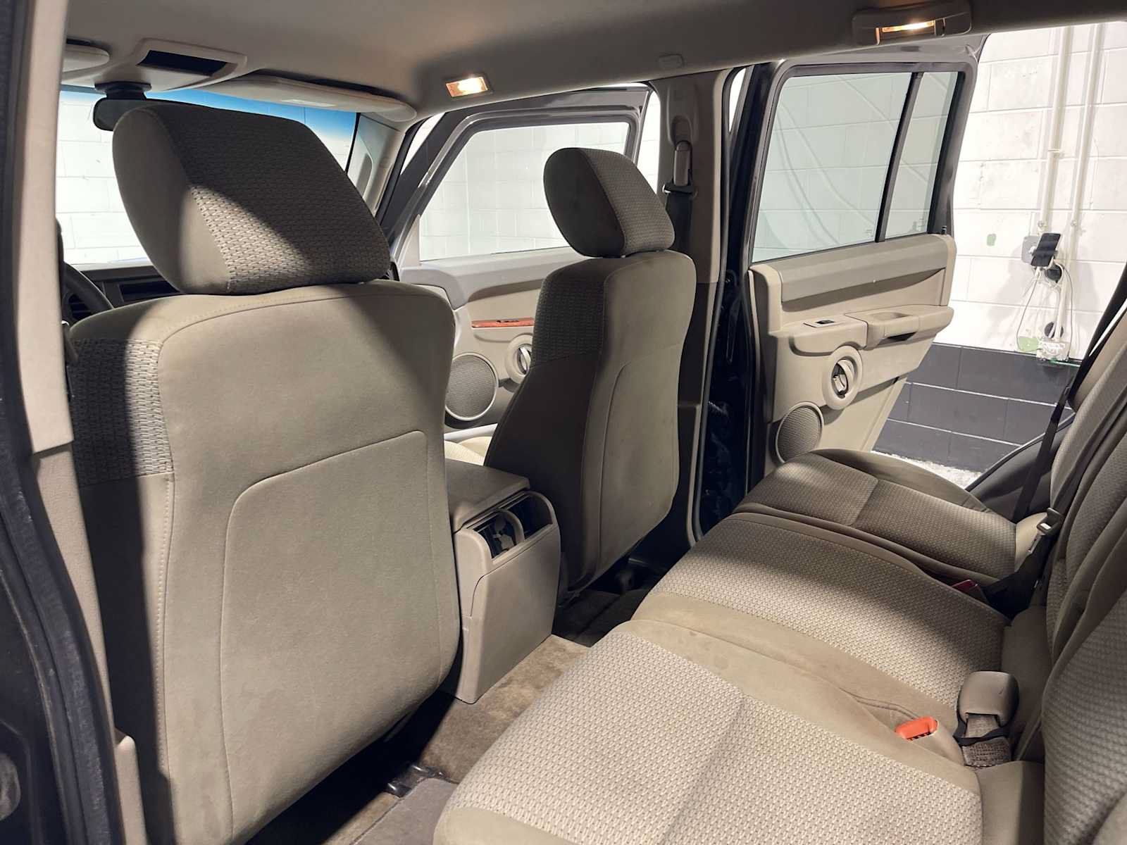 Used 2006 Jeep Commander 4WD image 12