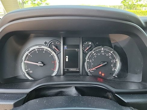 Used 2022 Toyota 4Runner TRD Off-Road AWD/4WD image 24